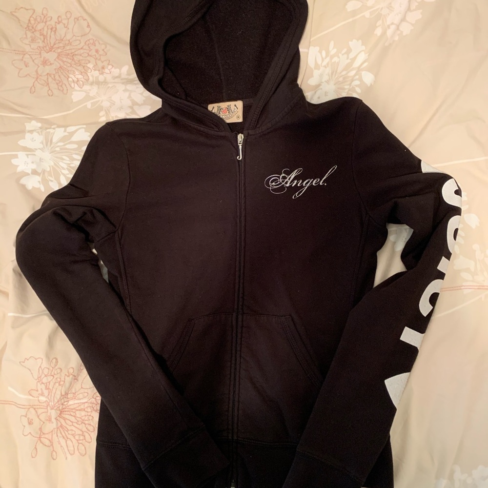 Juicy Couture Black Sweater, Juicy on sleeve, M